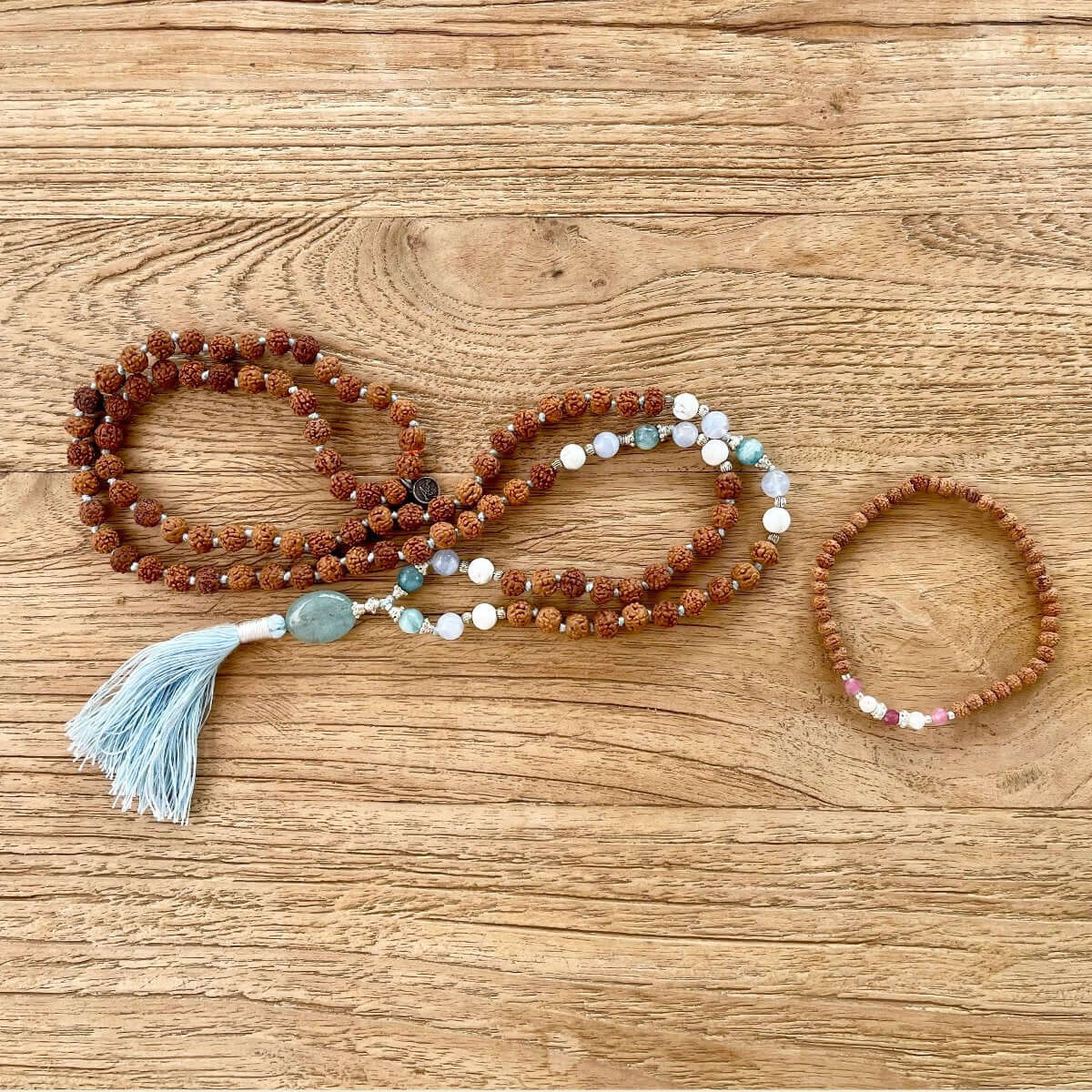 Schmuck und Accessoires