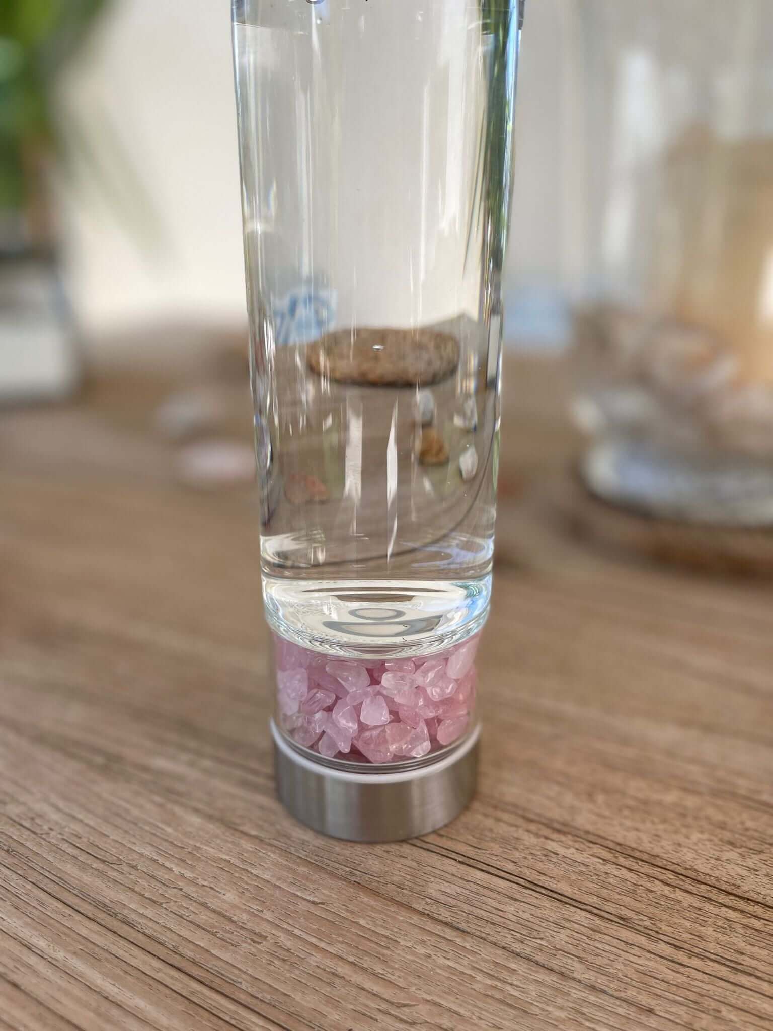 Erfrischende Energiequelle: Spirit up Glas-Flasche mit Heilstein-Bereich - Mehr als nur Trinken! - IRIS AURA SHOP
