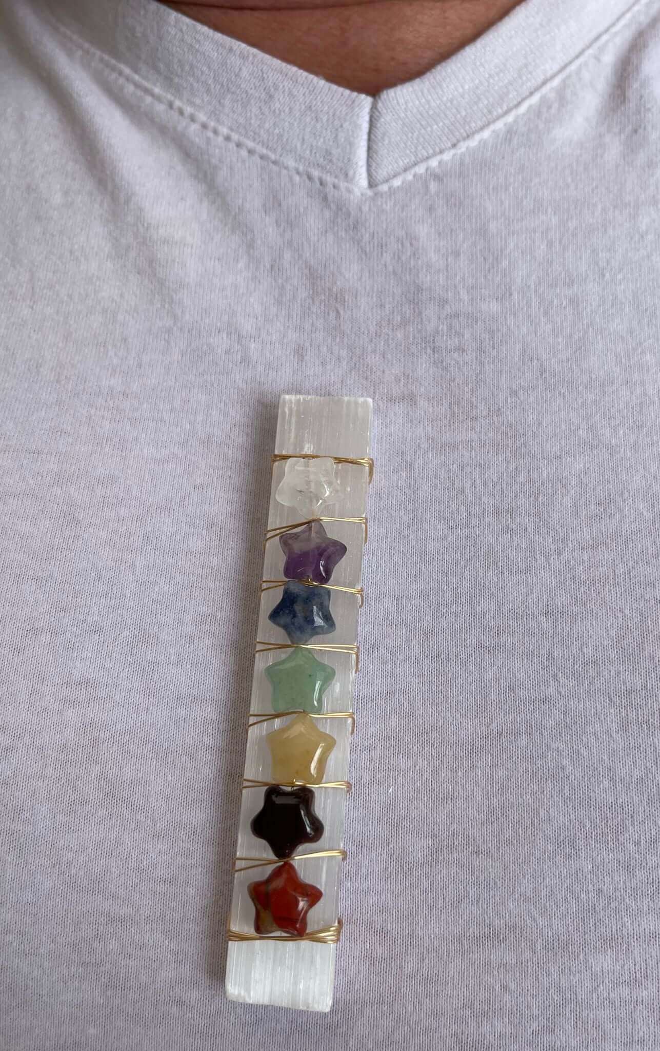 Kristallsteine und dem Draht eingewickelten "Rohselenit-Zauberstab" - IRIS AURA SHOP