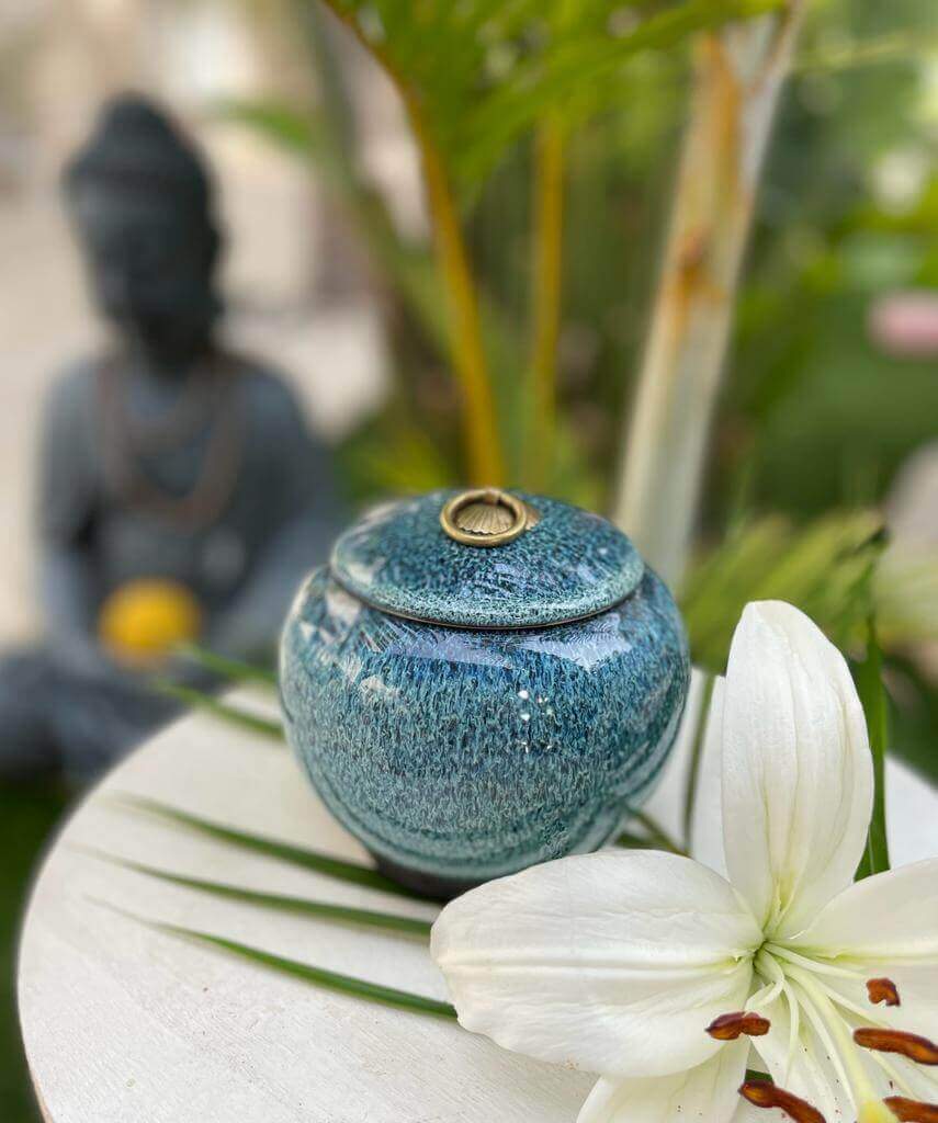 Stilvolle Teedose mit Deckel aus Keramik - IRIS AURA SHOP