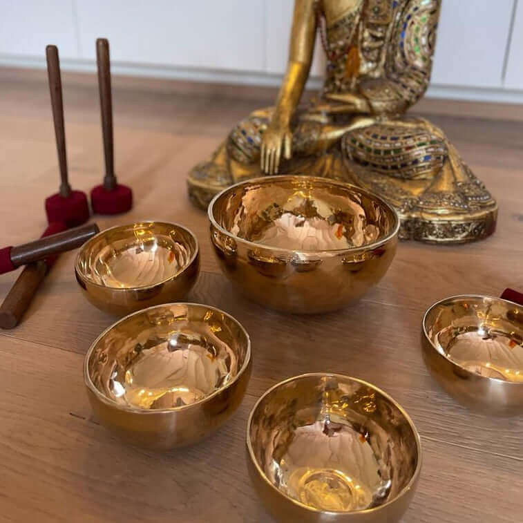 Klangschalen Shanti goldfarben in unterschiedlichen Größen - IRIS AURA SHOP