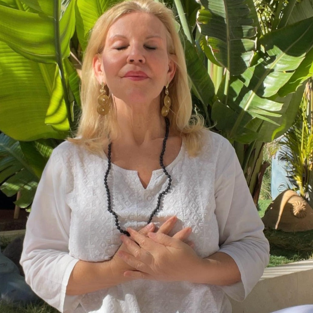 Entdecke den Reiki Niveau 1 Kurs mit Zertifikat - Einzelunterricht: Persönliches Online-Training mit Iris Isabella 150 Minuten live (online)