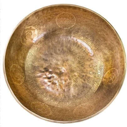 Mystische Resonanz: Handgeschlagene Klangschale mit Prachtvollen Gravuren - IRIS AURA SHOP