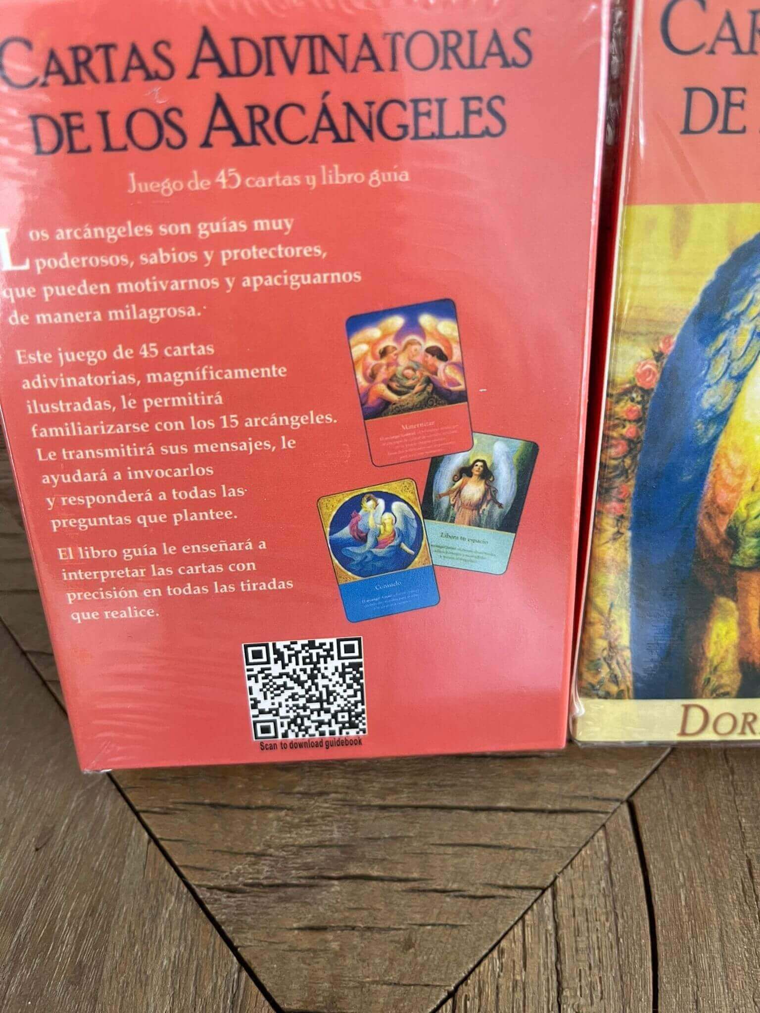 Piedras de cristal y la "varita de selenita cruda" envuelta en alambre