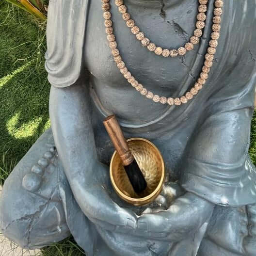 Tibetische Klangschale für Entspannung und Gelassenheit - IRIS AURA SHOP
