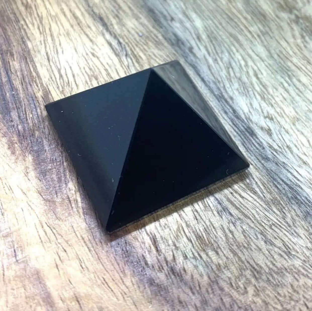 Minerales naturales - Punto de cristal curativo de turmalina negra en formato piramidal