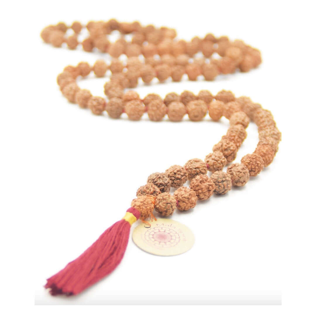 Mala Halskette - Meditation mala - Sie besteht aus 108 Rudraksha Perlen, die jeweils eine Größe von 10 mm haben - IRIS AURA SHOP