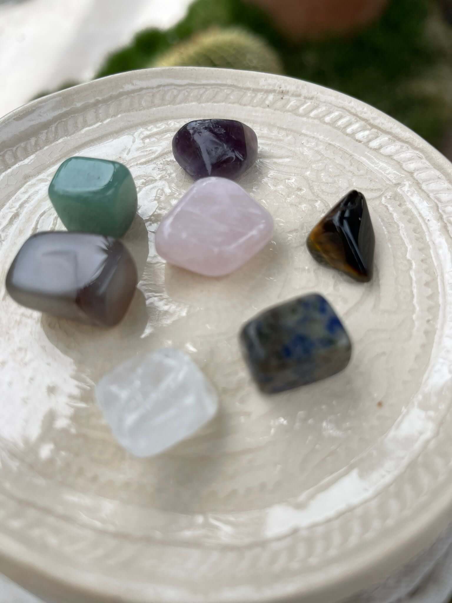 Mini Chakra Steine (7 Stück), Energie - und Heilsteine im Glasröhrchen als Aufbewahrungsmöglichkeit - IRIS AURA SHOP