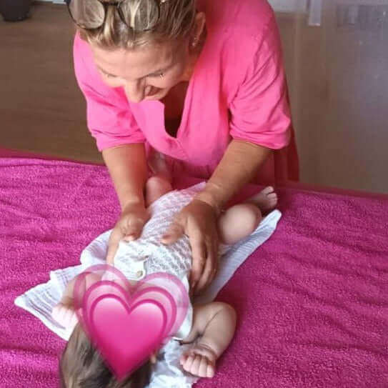 Baby Massage - Behandlung in der Praxis in Andratx, Mallorca - IRIS AURA SHOP